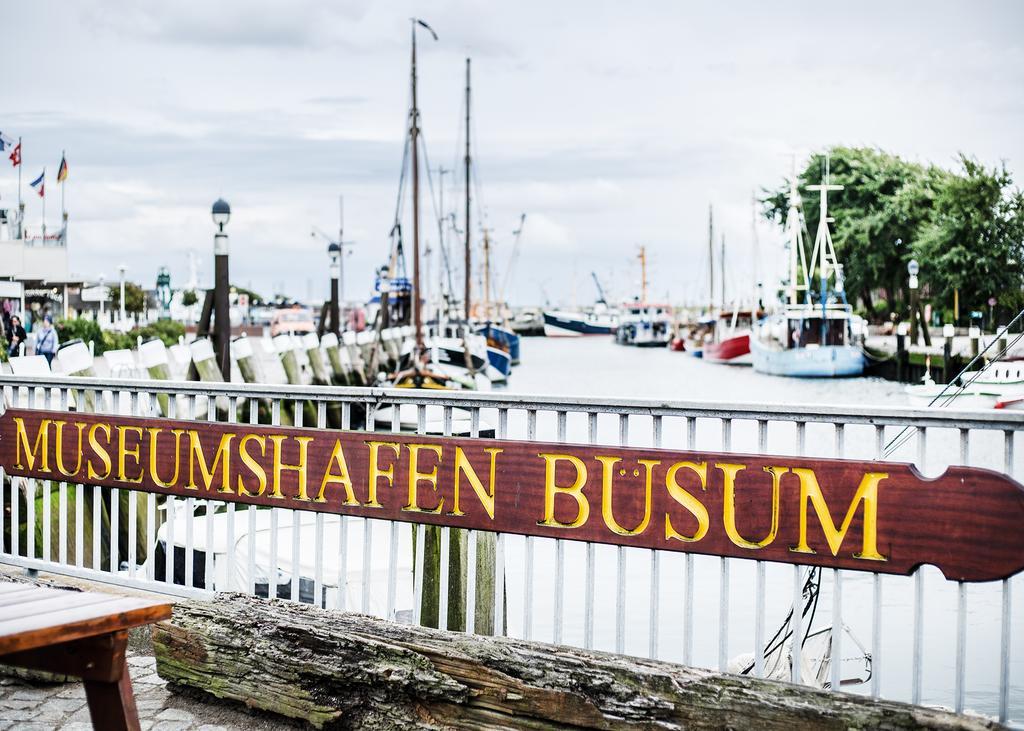 Hotel Tum Stuurmann Busum Exterior photo